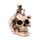 Calavera con esqueletos agrietados