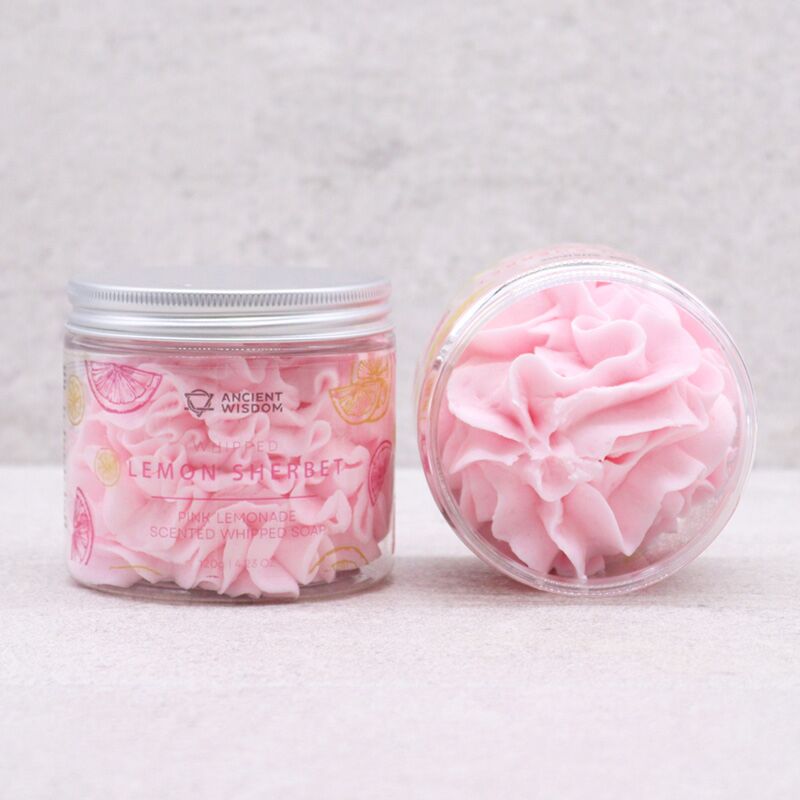 Pot de sherbet rose limonade avec lavage de bodys