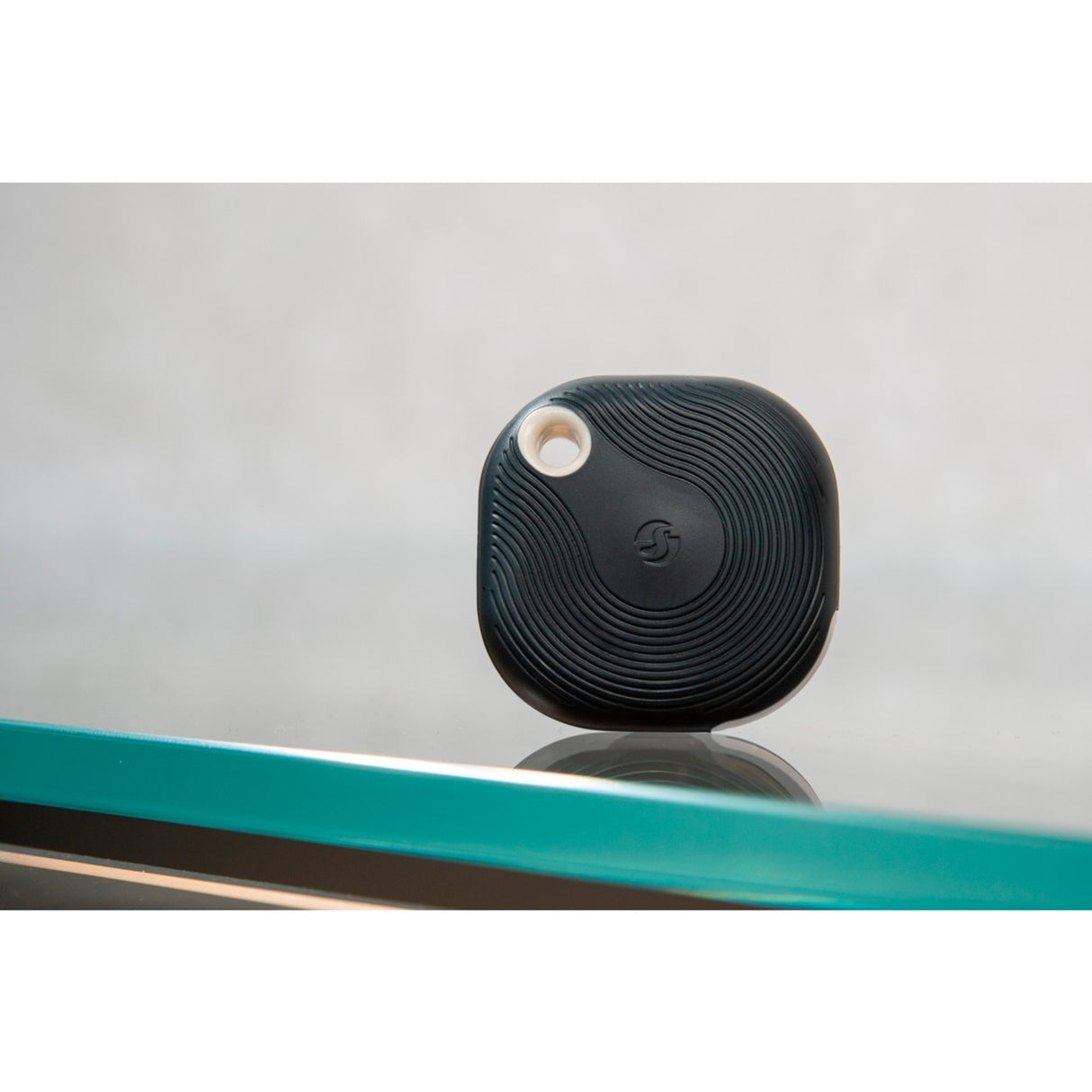 Shelly Blu Button Tward 1