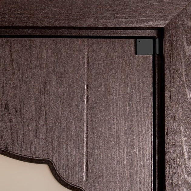 Shelly blu by window