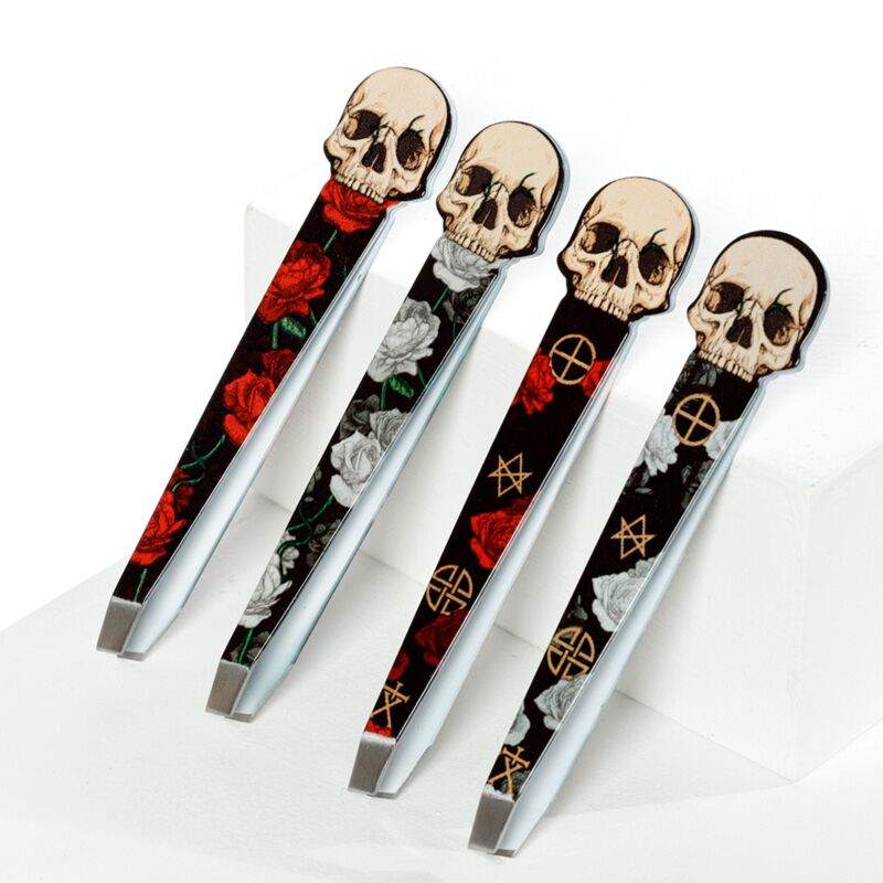 Skull og roser dannet pinsett