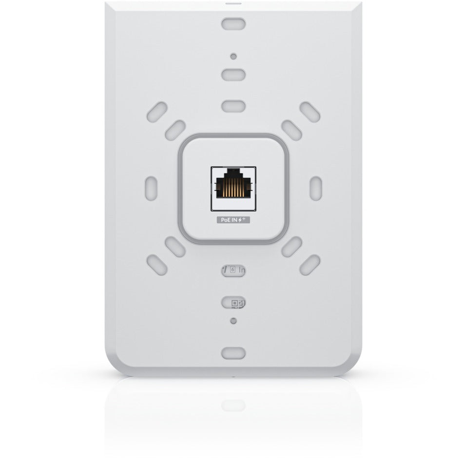 Point d'accès Ubiquiti U6 dans le mur