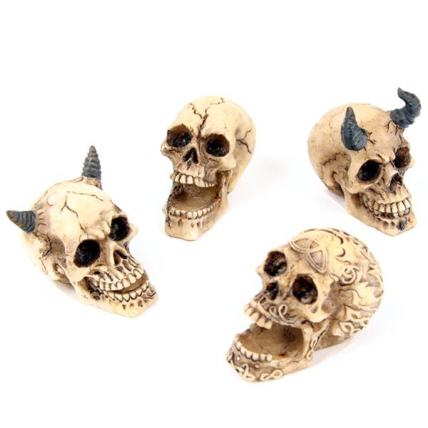 Skull miniature statuettes