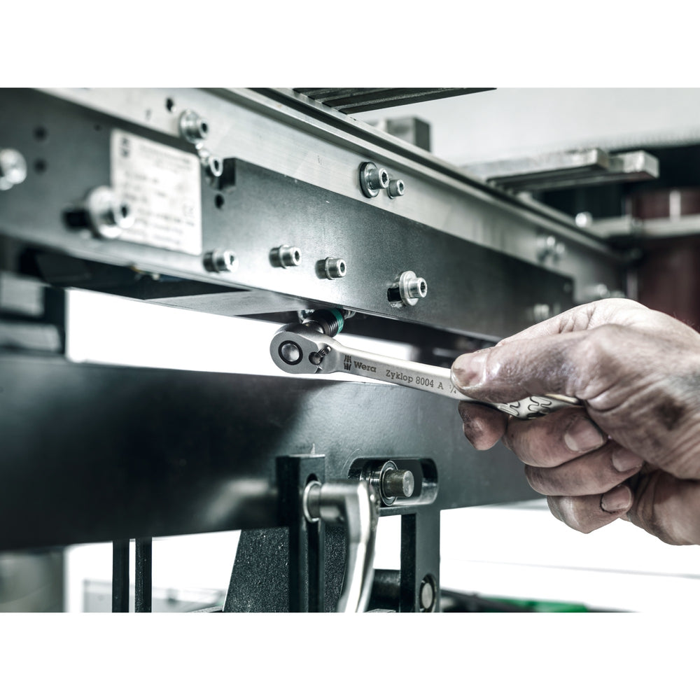 Wera 8004 A Zyklop Metal Ratchet with Switch Lever 1 4