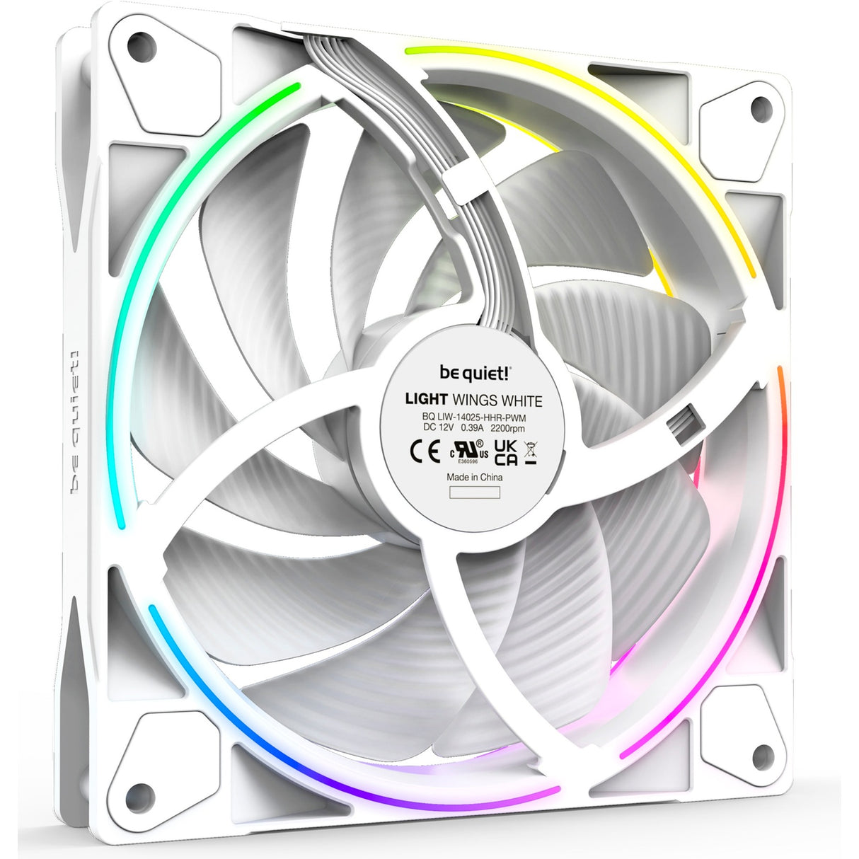 Soyez silencieux! Pack triple PWM à haut débit de 140 mm blanc clair
