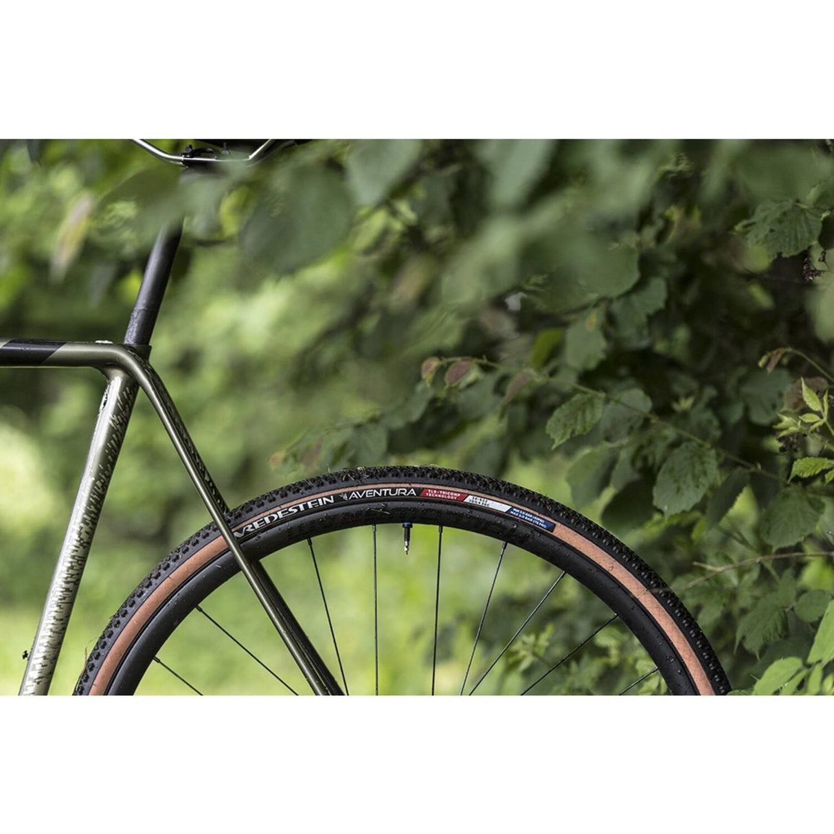 Vredestein Tire Aventura Seta 700 x 44C ZW Transparent Fold