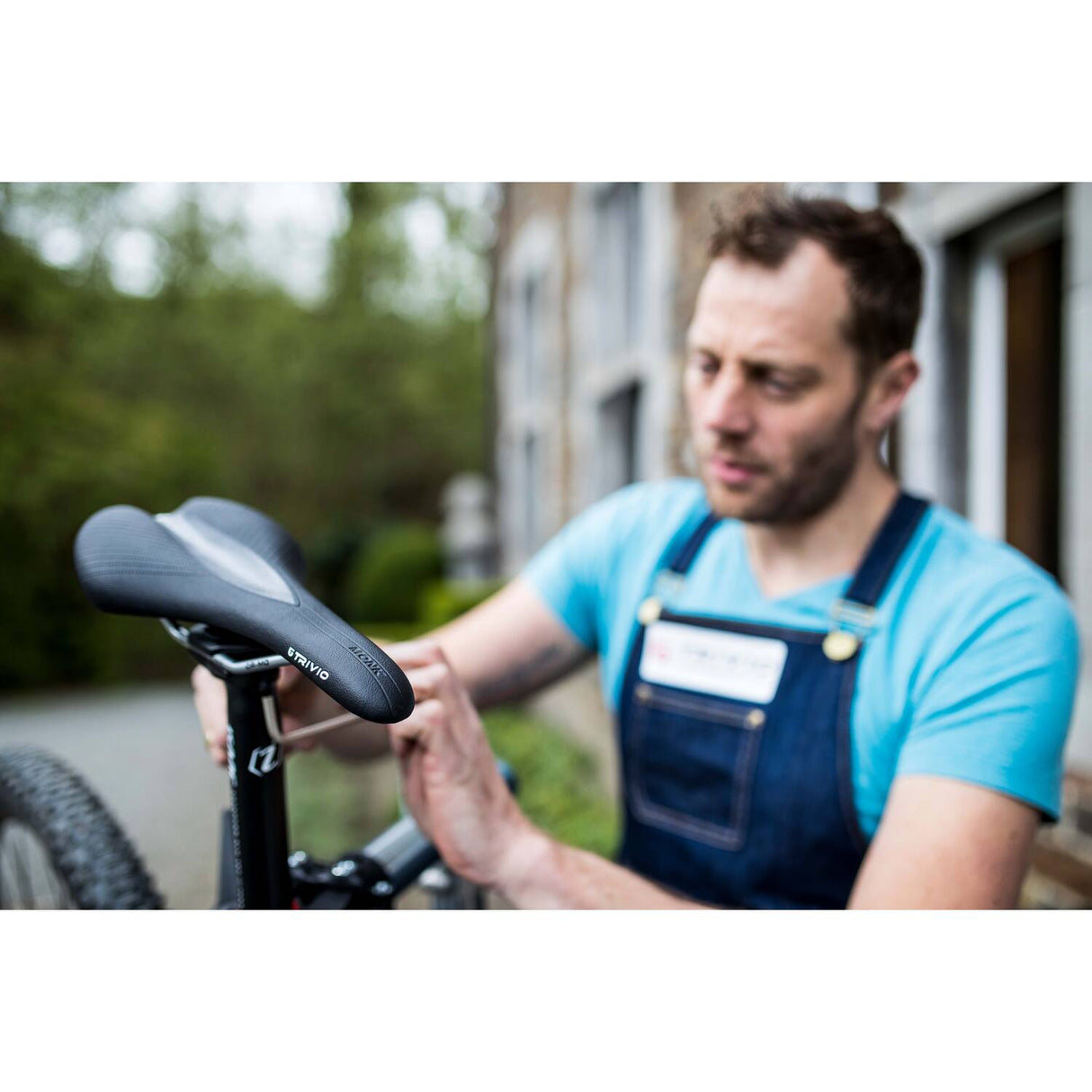 Trivio - monk bicycle saddle black