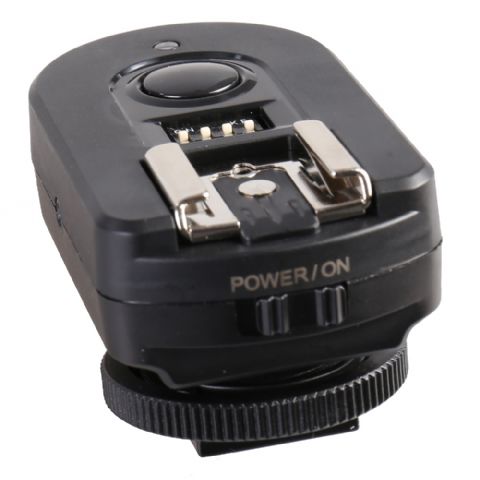 FALCON EYES RADIO TRIGGER SET RF-DD2.4 sur la batterie AAA