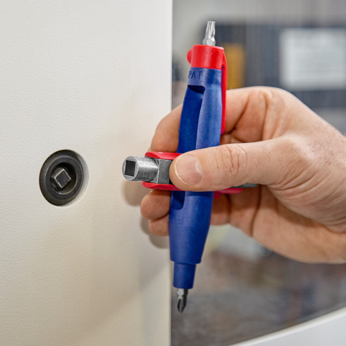KNIPEX Smeigtuko jungiklio spintelės raktas 00 11 07