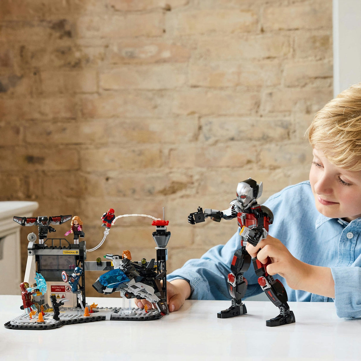 Lego superhelter 76314 captain america borgerkrig actionscene