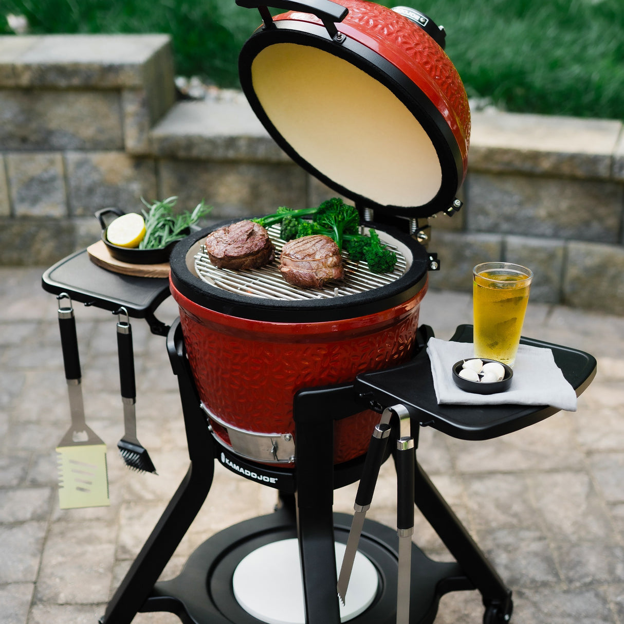 Kamado Joe Joe Jr-kar s bočními stoly