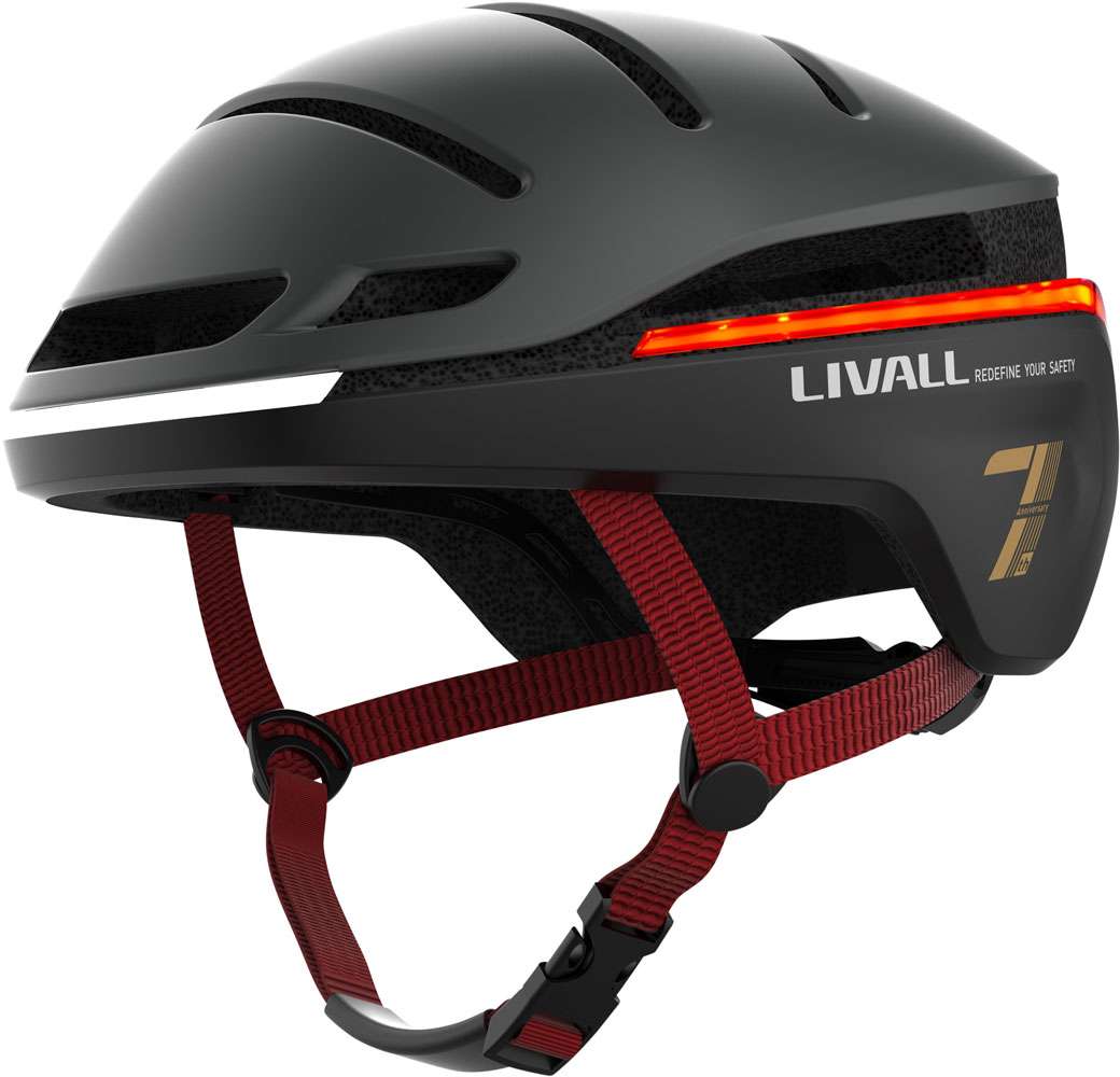 Livall evo21 - helmet with turn signal