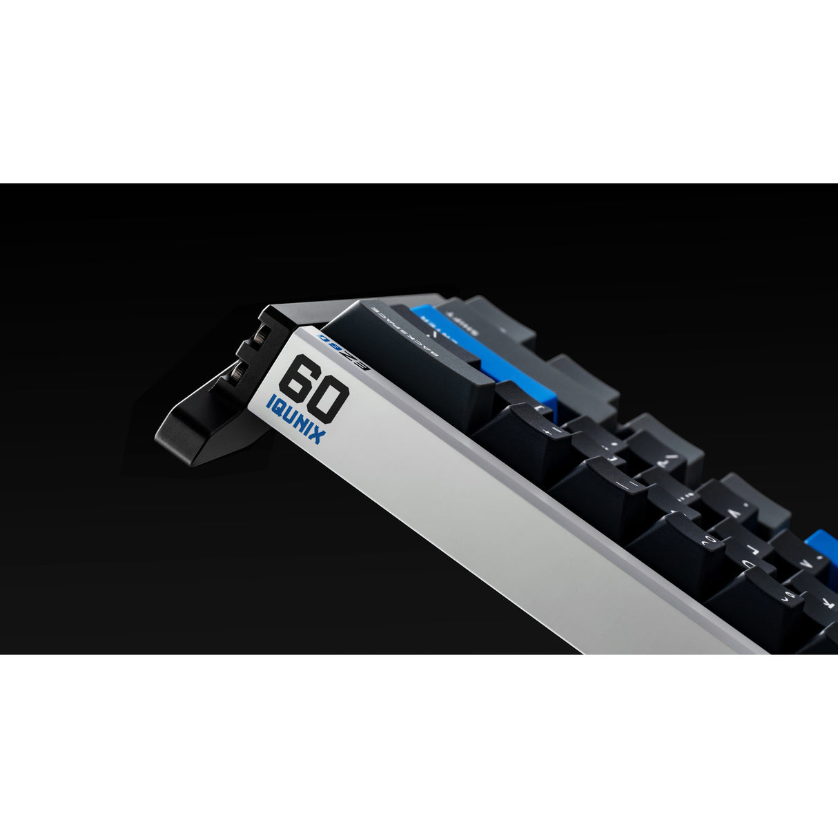 Iqunix EZ60 Magnetic Switch Gaming Keyboard, gaming keyboard (black blue, US layout, US-International, Gateron Magnetic Jade Pro, 60%, RGB, double shot PBT keycaps)