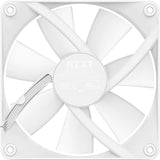 NZXT F120 RGB yksiytiminen