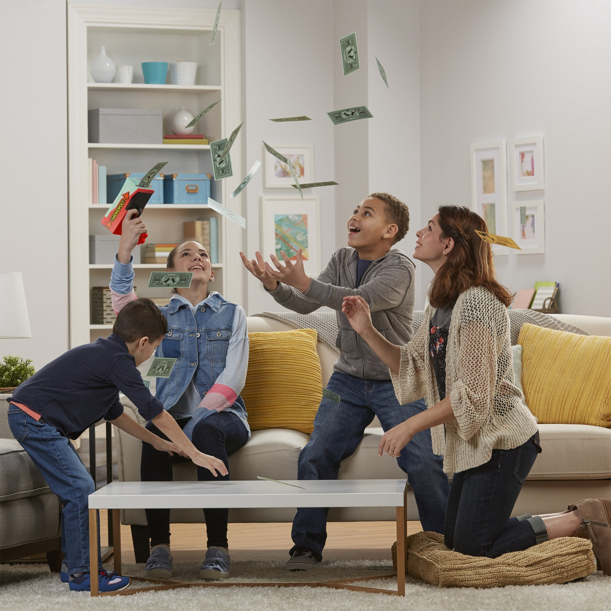 Hasbro Monaplacht Airgead a Thapú