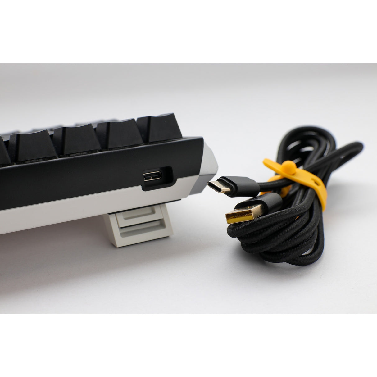 Ducky One 3 Classic Mini, keyboard (black and white, US layout, Cherry MX Silent Red, RGB LED, double-shot PBT, hot-swappable, Quack Mechanics, 60%)