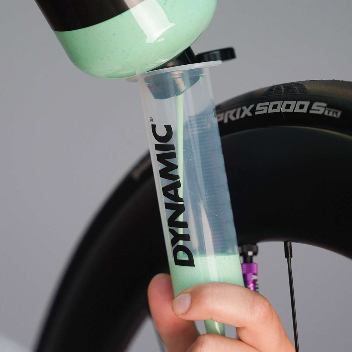 Dynamic hector the injector sealant syringe