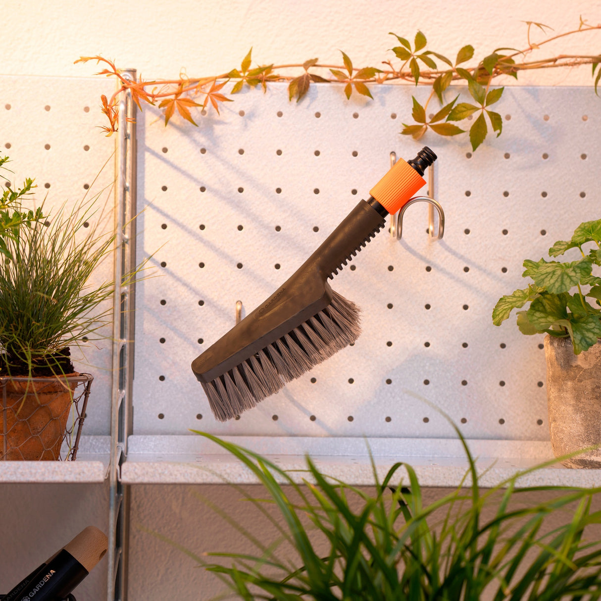 Limpeza do sistema de limpeza Gardena Conjunto com Handbrush S Soft,