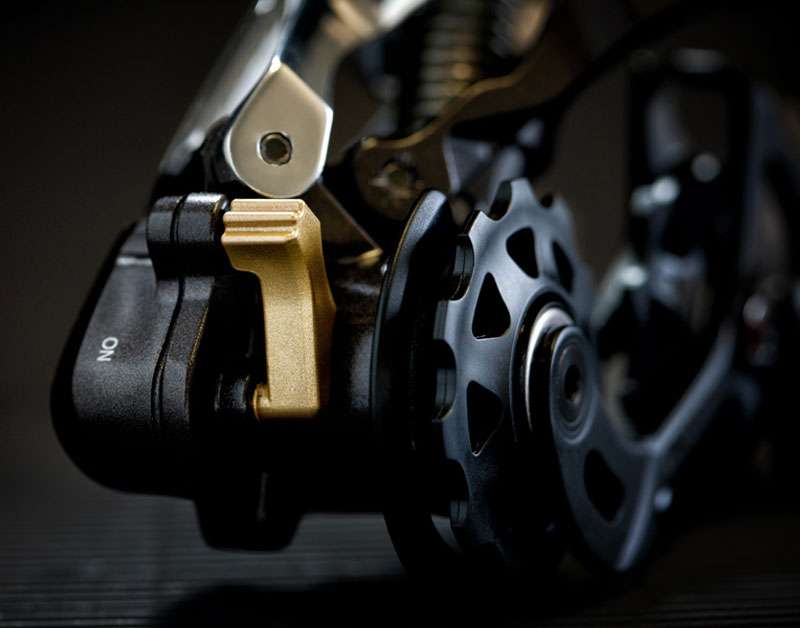 Shimano saint rd-m820 10-speed rear derailleur ss