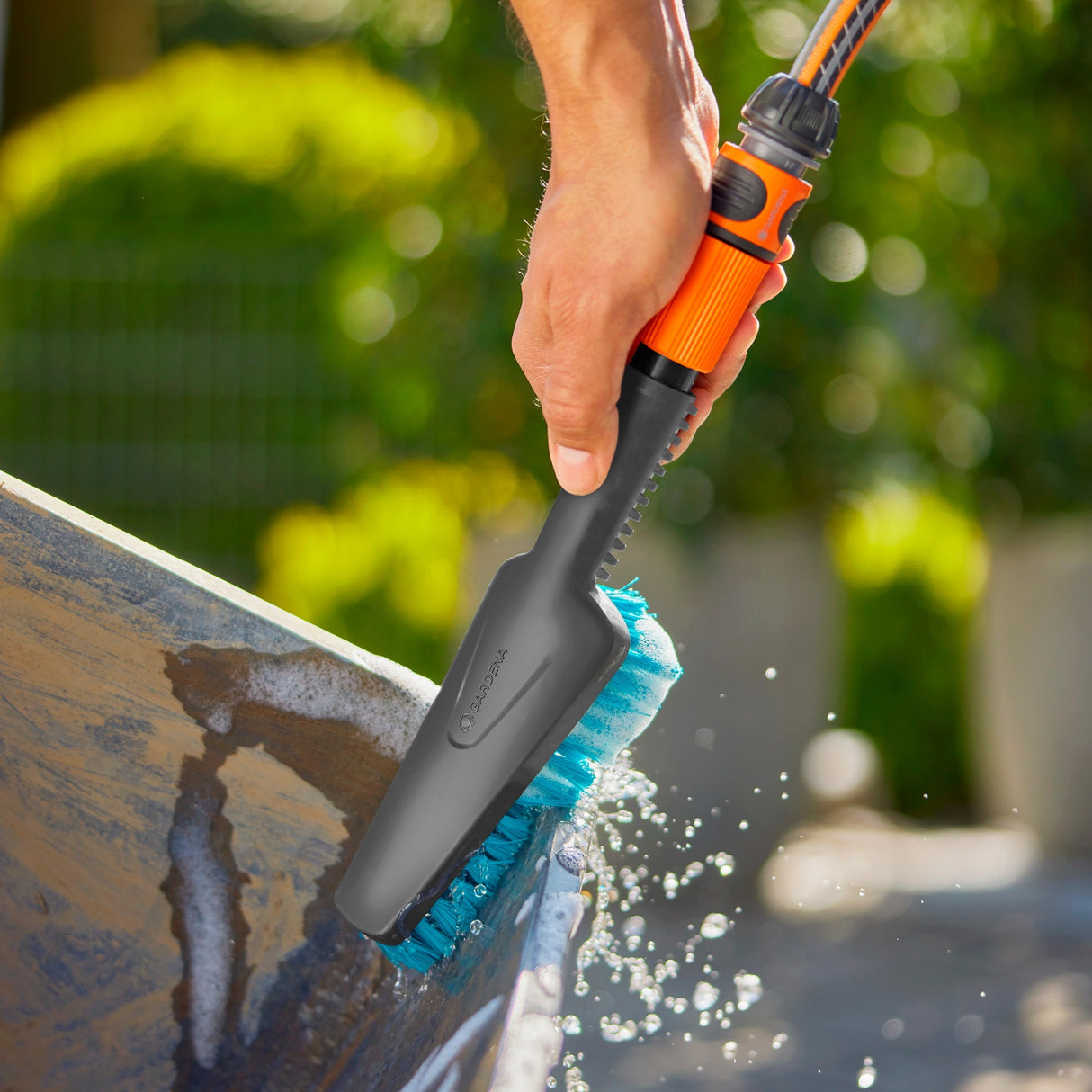Gardena Cleansystem Handbush er hårdt, med slangeforbindelse