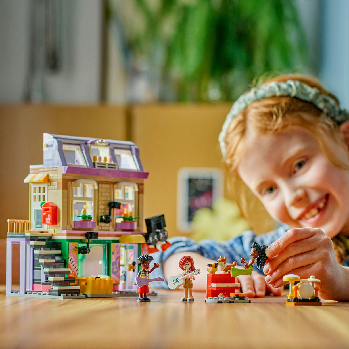 Lego friends 42653 loja de música e apartamento