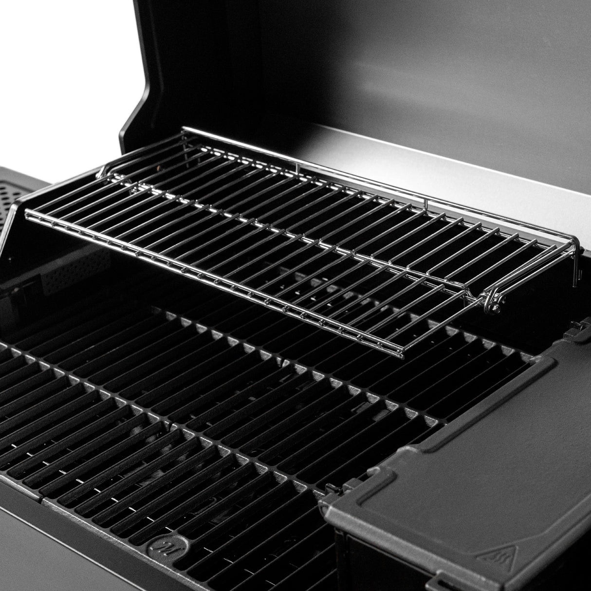 MasterBuilt MasterBuilt Autoignite Series 545 Charcoal Digital Barbecue E
