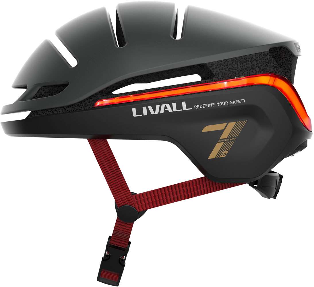 Livall evo21 - helmet with turn signal