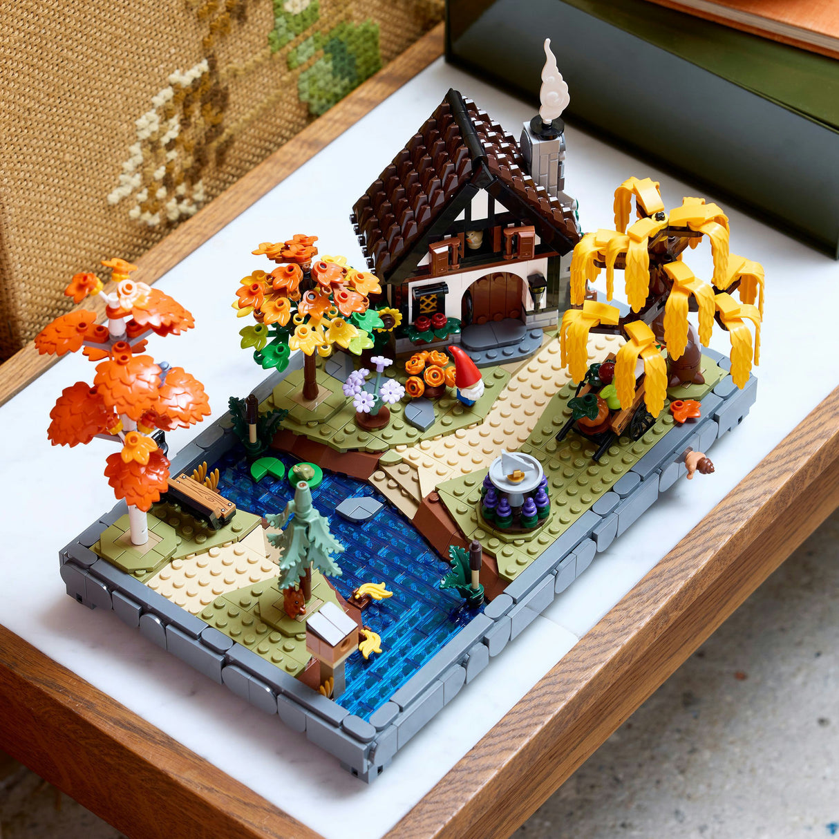 Lego icônes 11372 jardin d'automne avec chalet