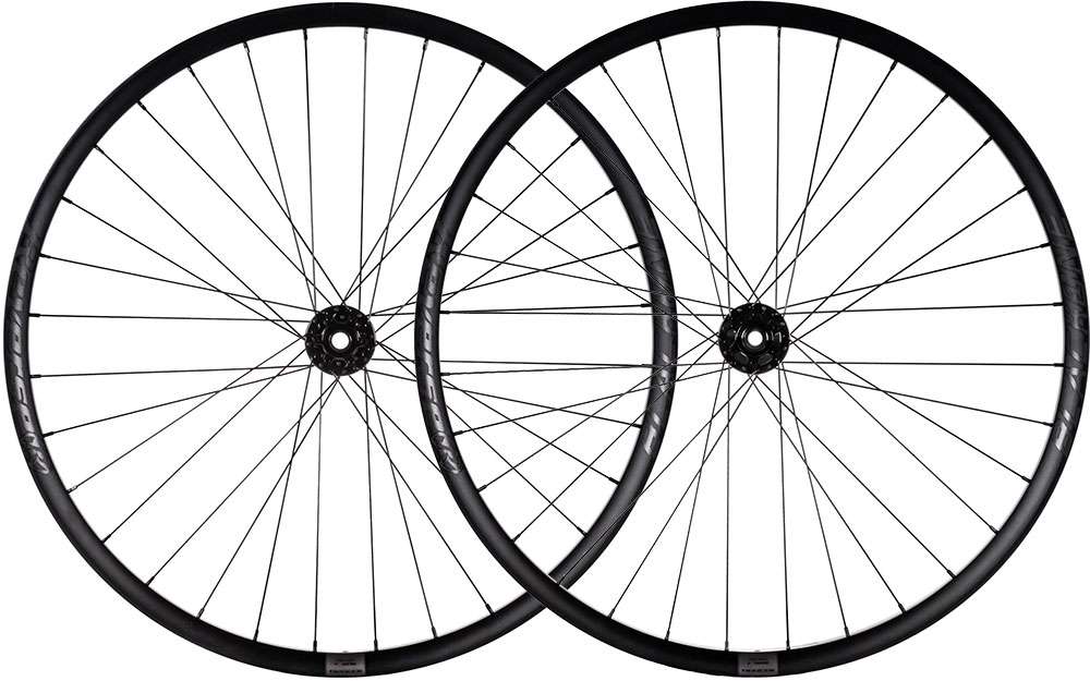Reverse components black one 27.5 boost tubeless wheelset
