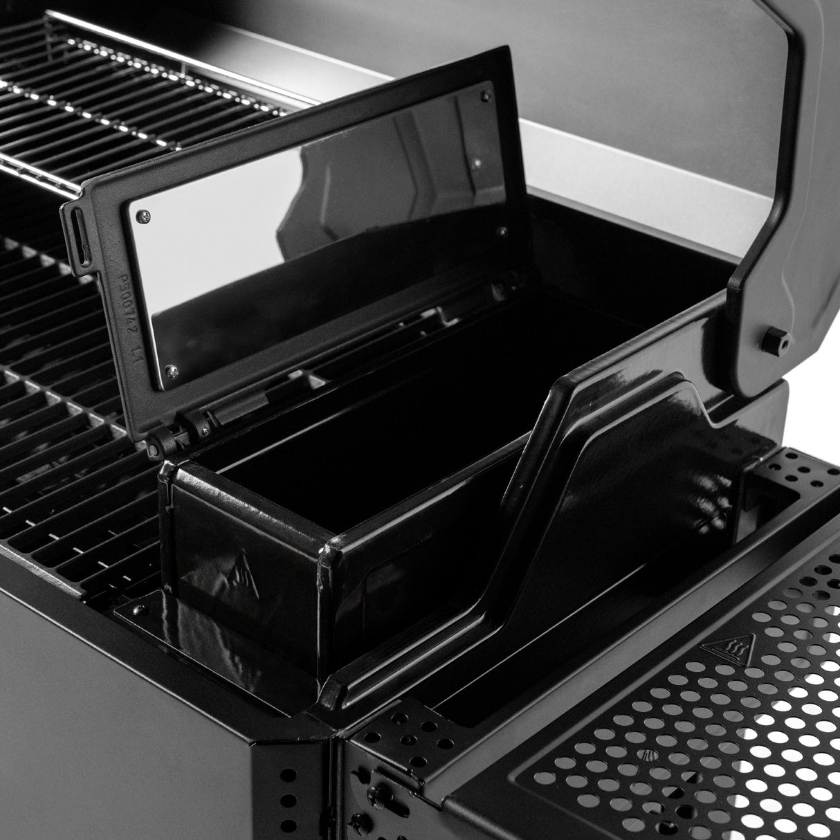 MasterBuilt MasterBuilt Autoignite Series 545 Charcoal Digital Barbecue E