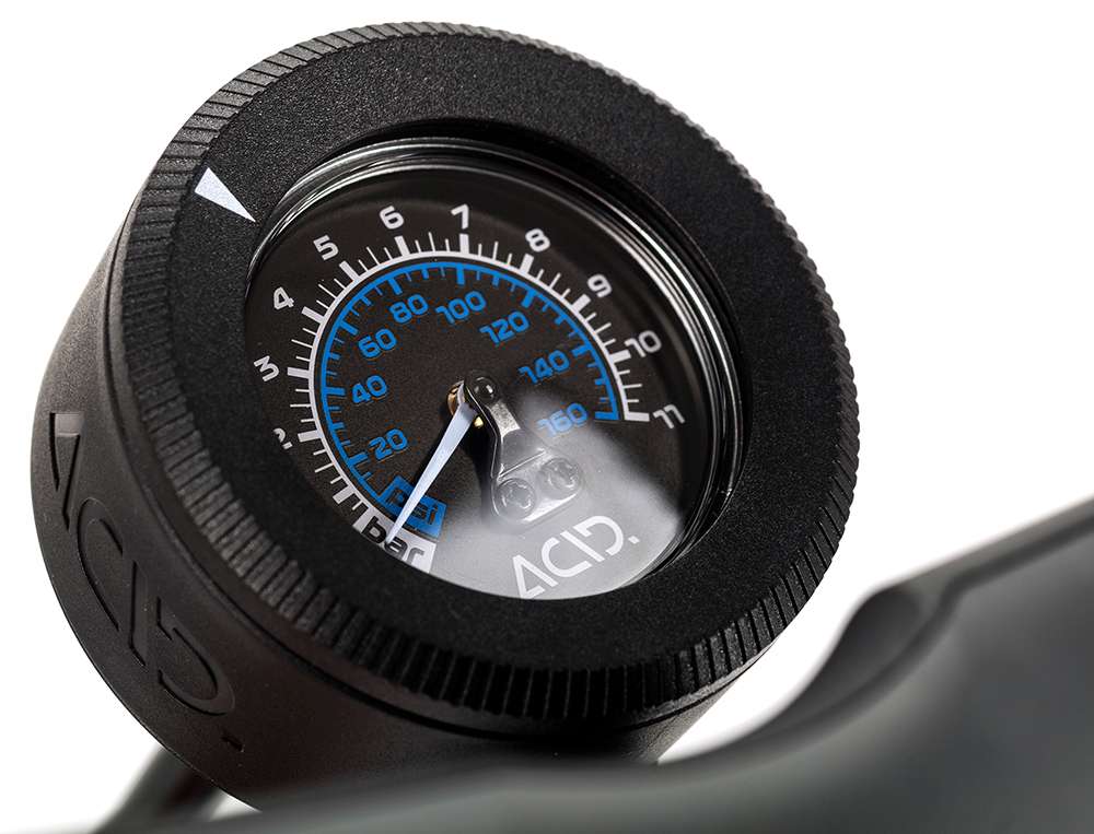 Acid race floor floor pump