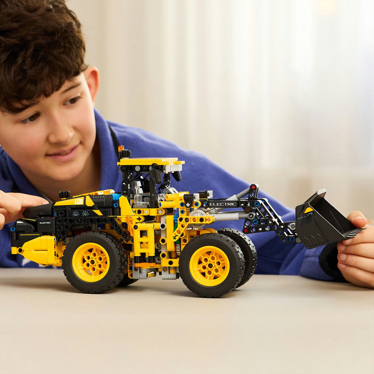 Lego technic 42209 volvo l120 elektrisk hjullastare
