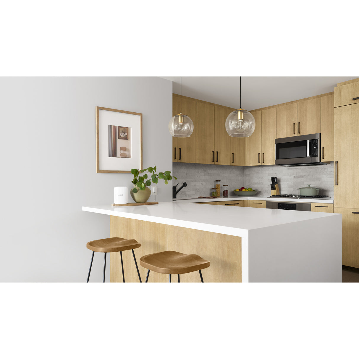 Eero Pro 7 Mesh WiFi Router (white)