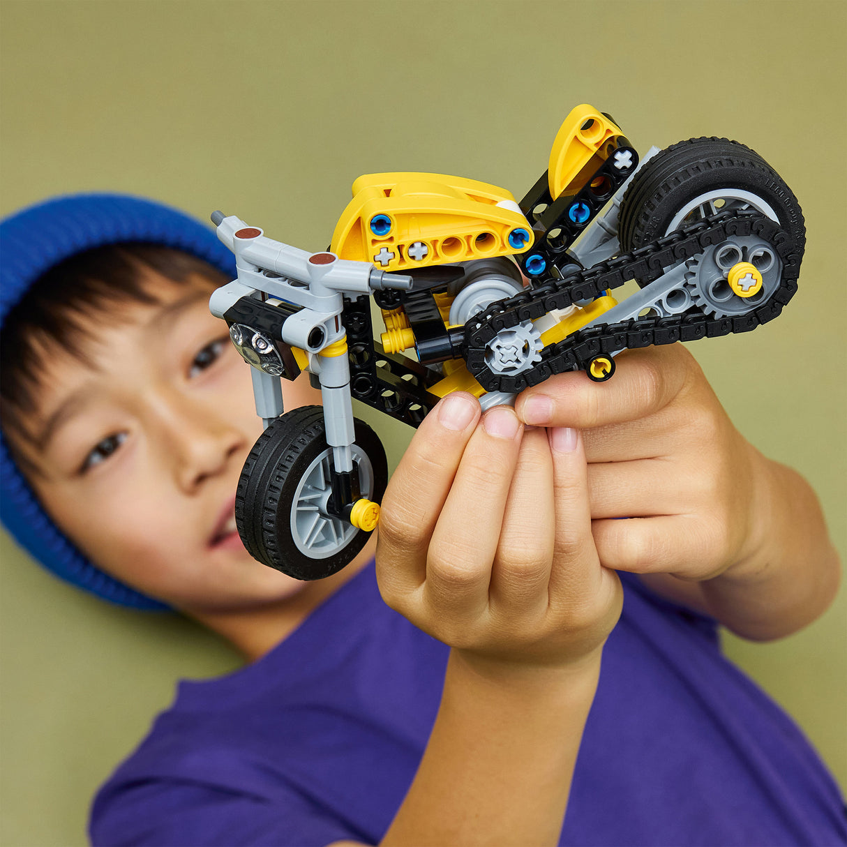 Lego Technic 42225 yellow motor