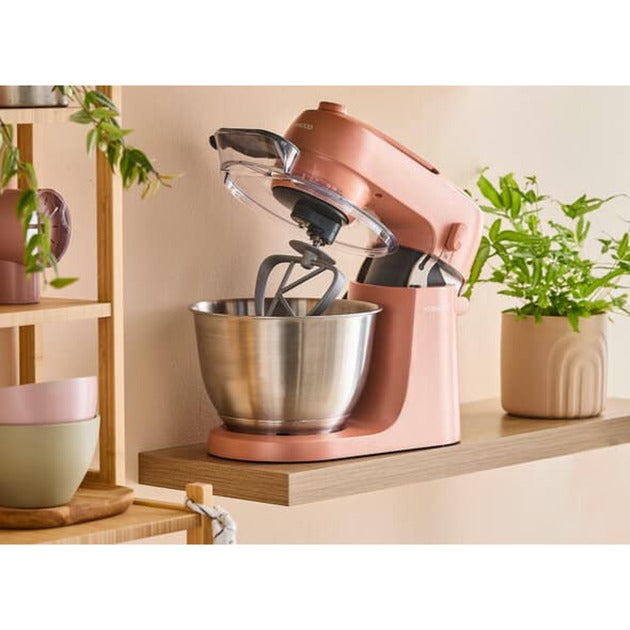 Kuchyňský robot Kenwood má červenou barvu
