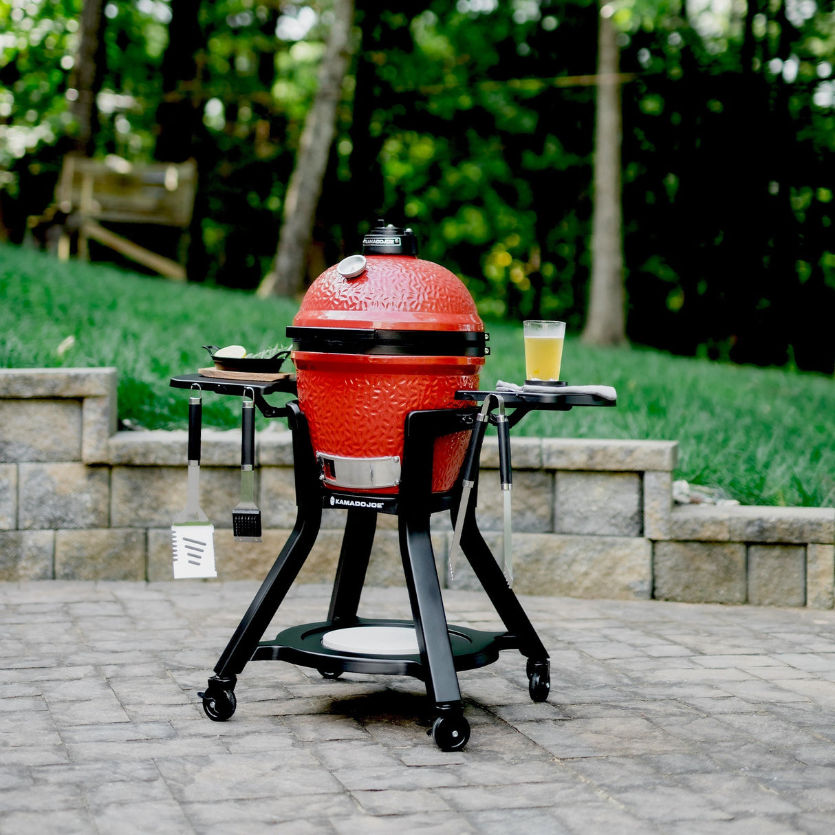 Kamado Joe Joe Jr-kar s bočními stoly