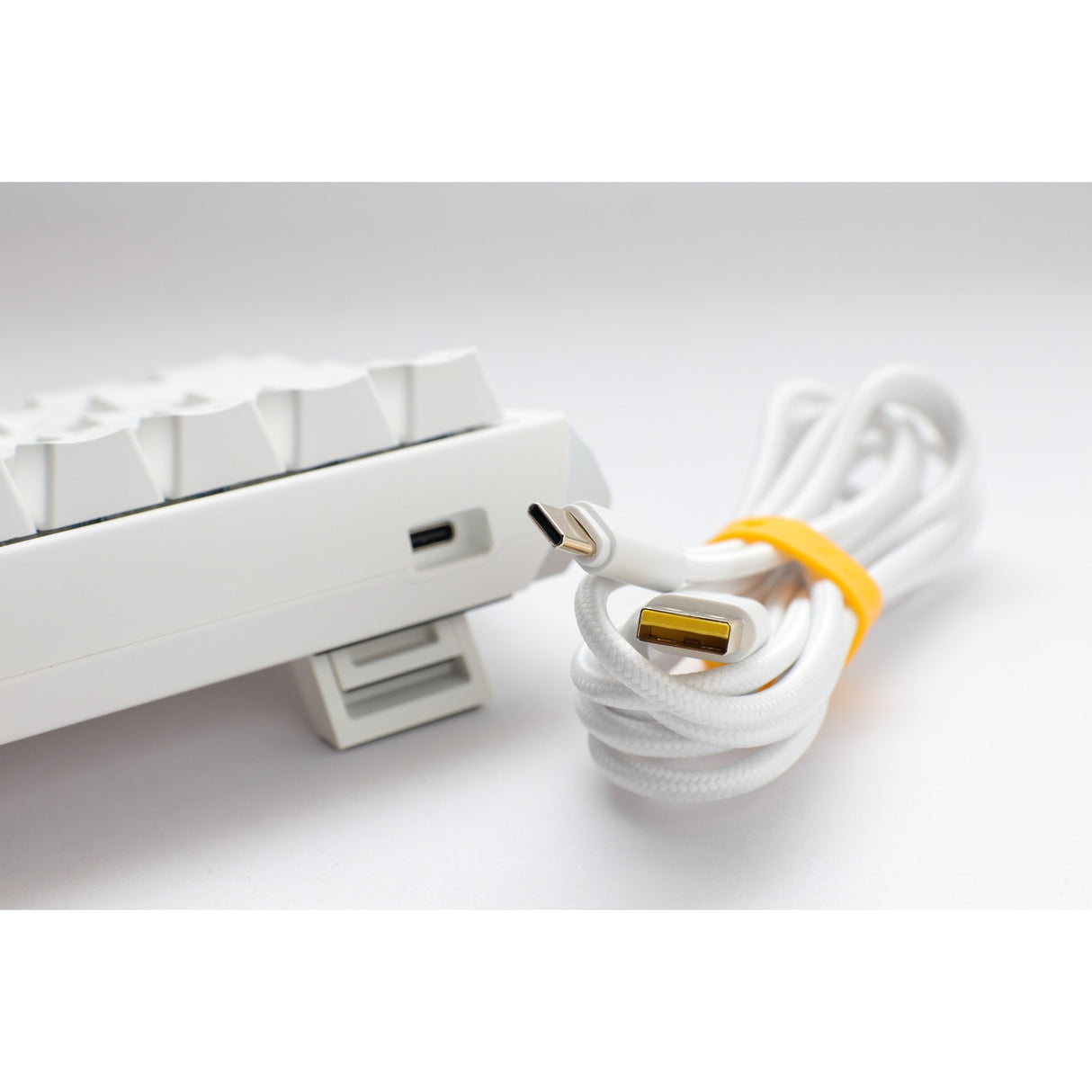 Ducky One 3 Classic Pure White SF, keyboard (white, US layout, Cherry MX Brown, RGB LED, double-shot PBT, hot-swappable, Quack Mechanics, 65%)