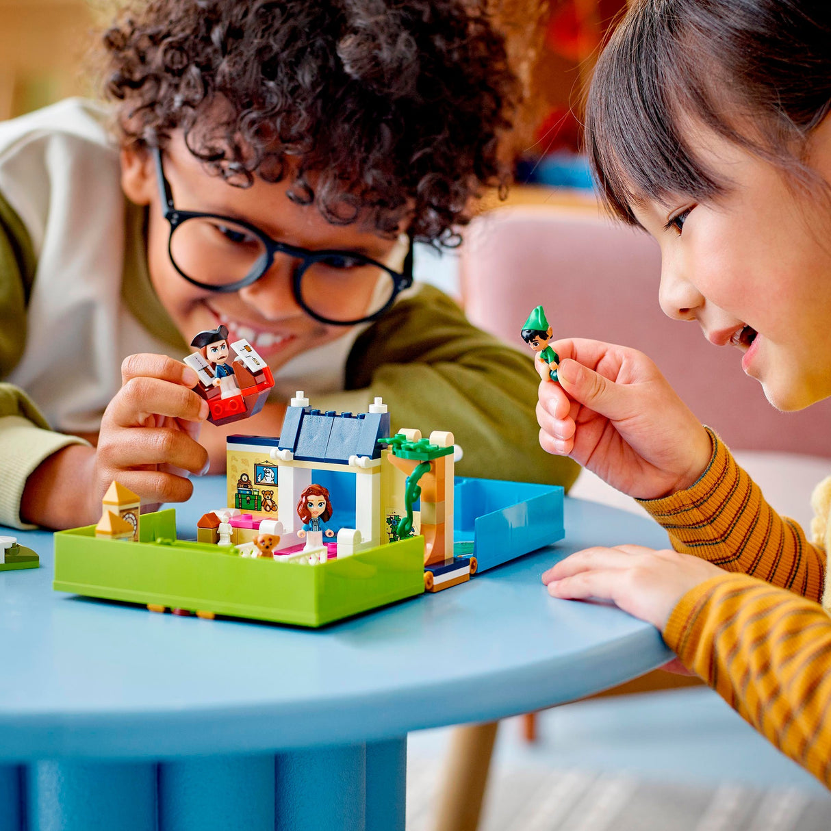 Lego Disney Peter Pan Wendy's Story Book Adventure set