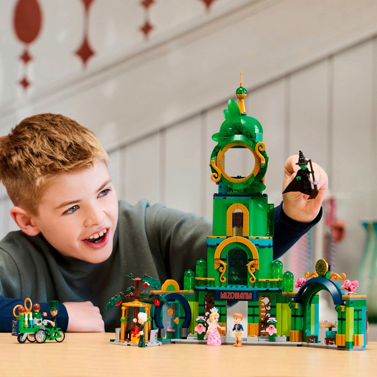 Lego 75684 ond velkommen til Emerald City