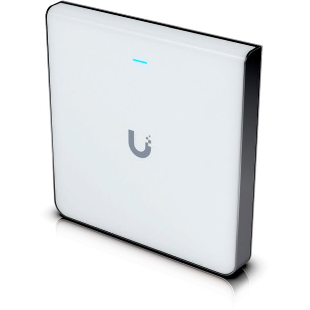 Ubiquiti U6 Enterprise w ścianie