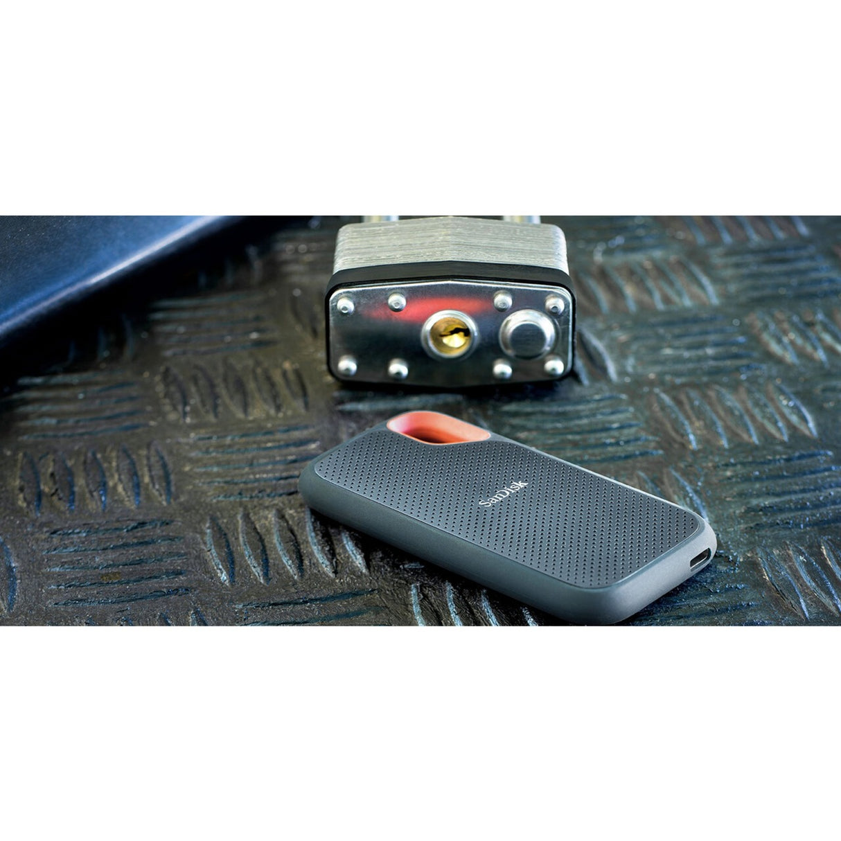 Sandisk Extreme Portable v2, 2 TB External SSD (Black Orange, SDSSDE61-2T00-G25, USB-C)