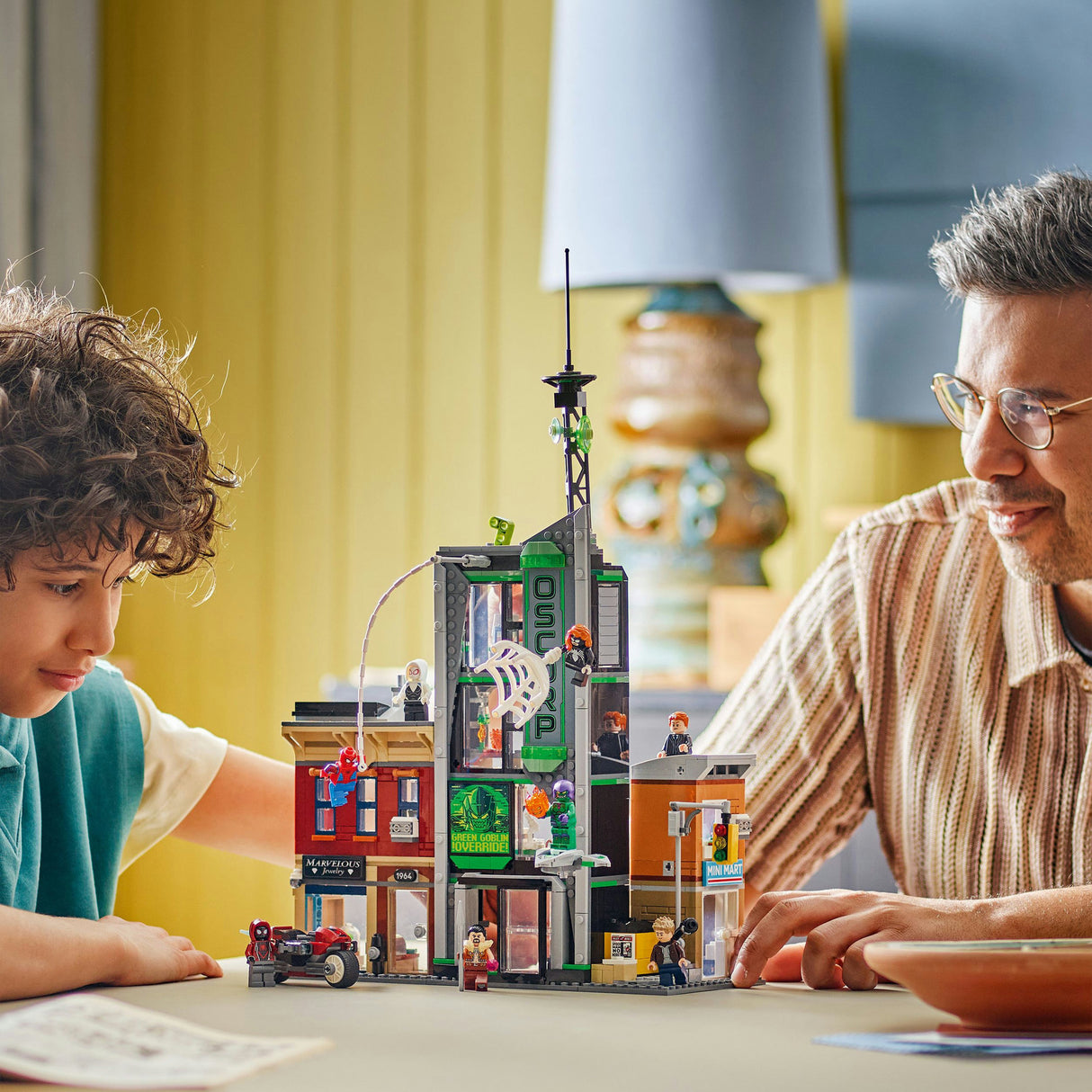 LEGO Super Heroes Marvel 76324 Spider-Man contre Oscorp