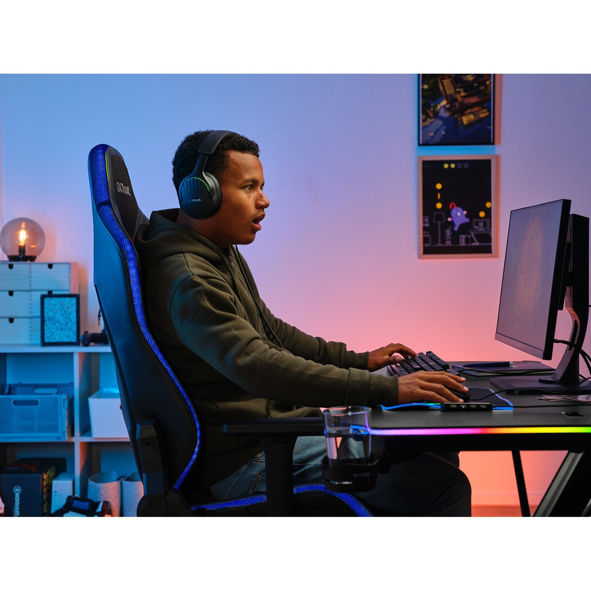 Luota GXT 709 Luminus RGB -pelipöytään
