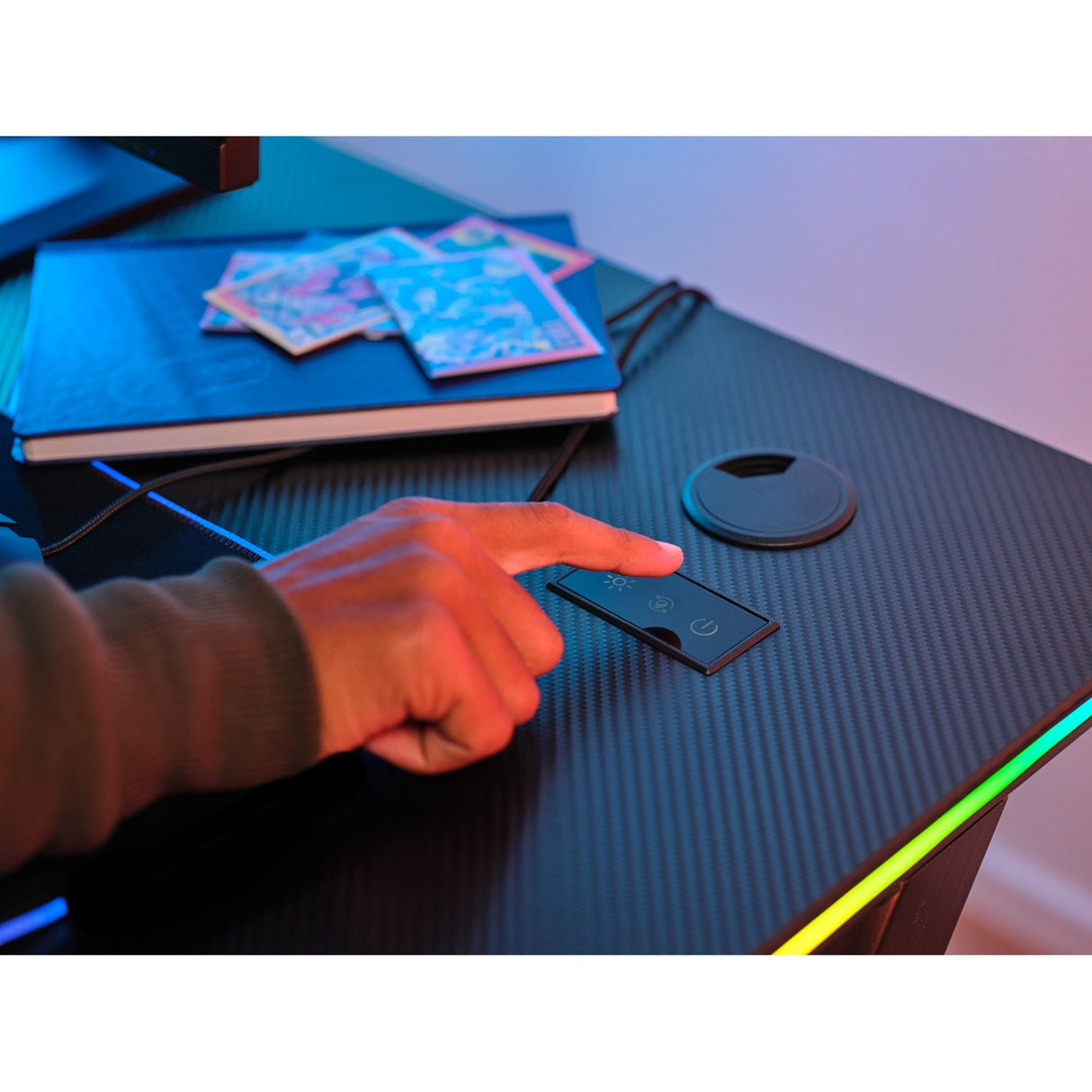 Luota GXT 709 Luminus RGB -pelipöytään