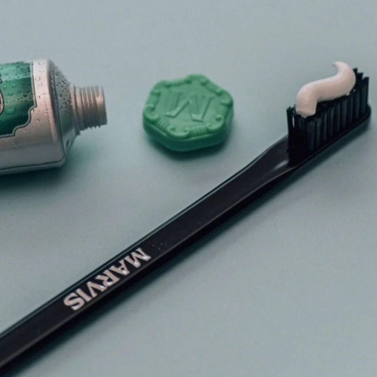 Marvis tandenborstel black medium