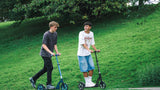 Seks grader 2-hjulsscooter med frontophæng sammenfoldelig fodbremse sort