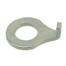 Front axle lock ring with lip