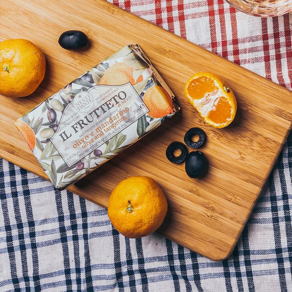 Nesti dante il frutteto olive tangerine soap 250gr.