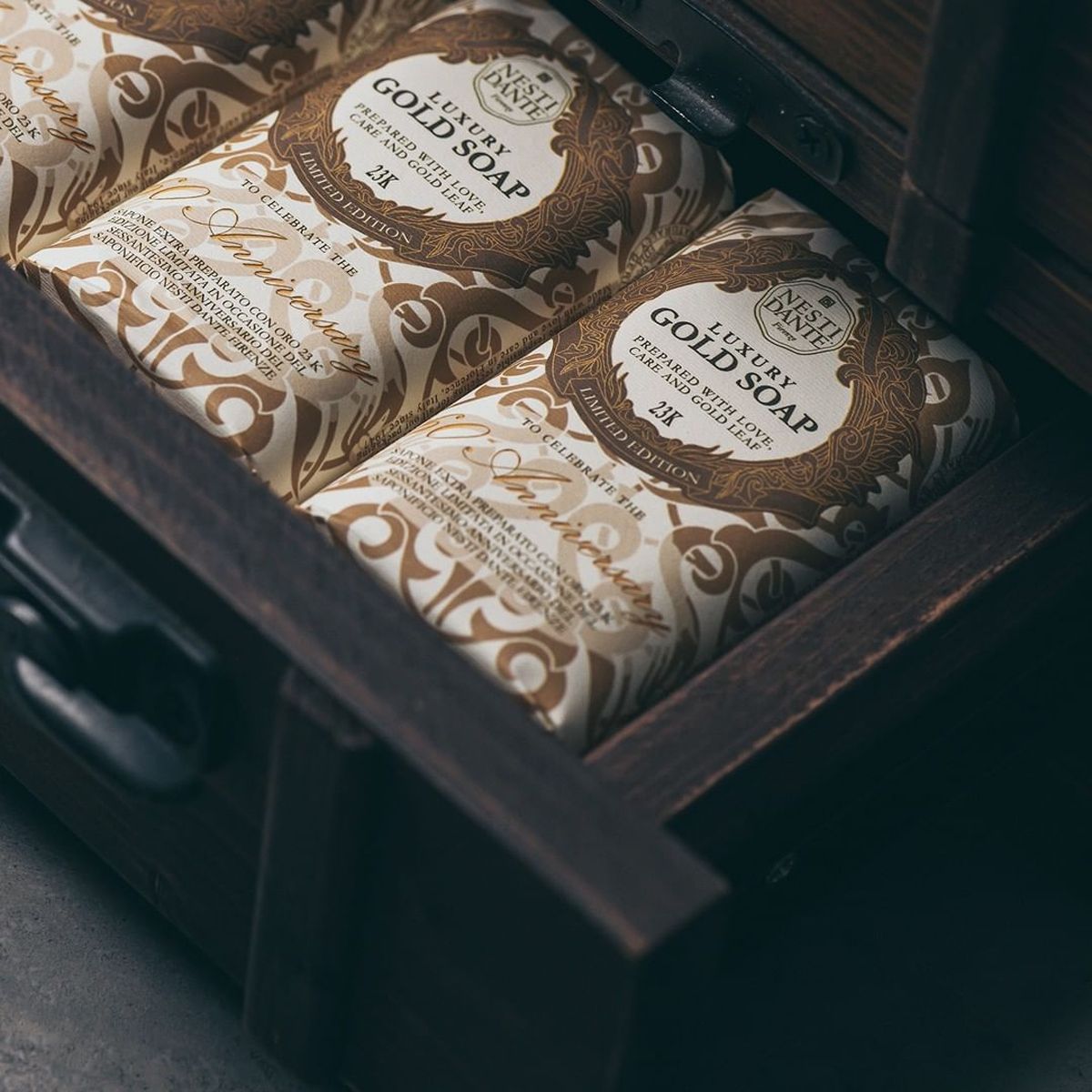 Nesti dante luxury gold soap 250gr.