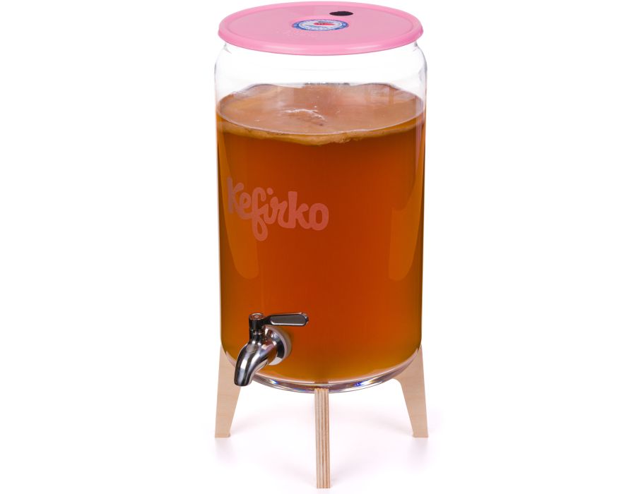 Kefirko kombucha jar su un treppiede